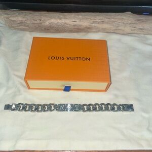 Louis Vuitton Men's Silver Chain Bracelet
